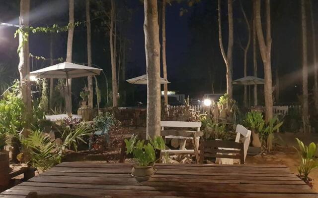 Banrai Jomthong Resort