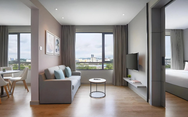 Komune Living & Wellness in the Park