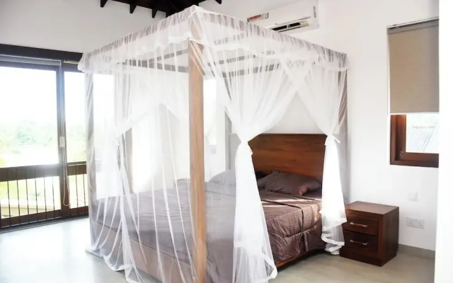 Lunora Beach Home
