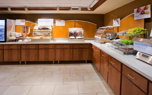 Holiday Inn Express & Suites Willmar by IHG