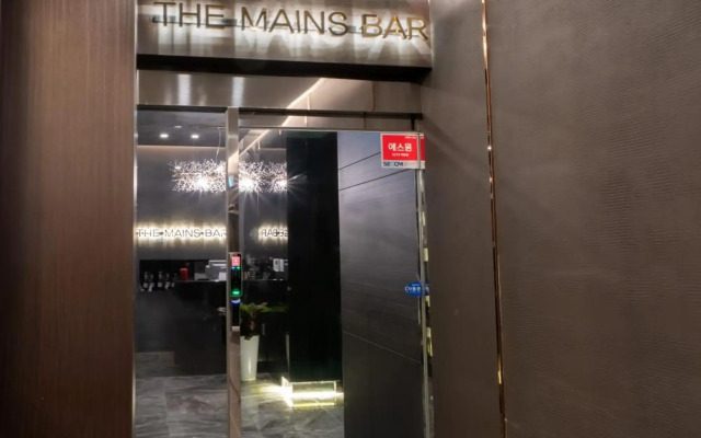 The Mains Hotel