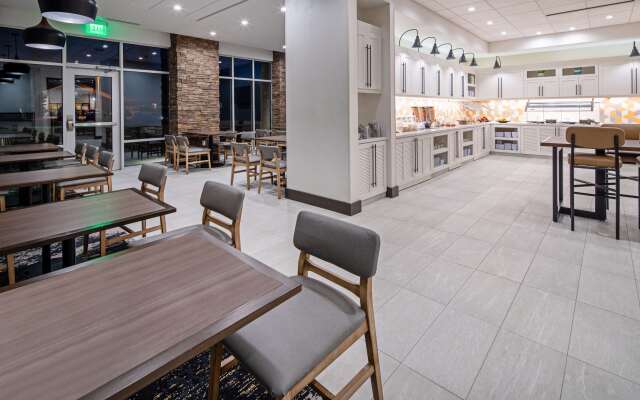 Hyatt Place Bakersfield