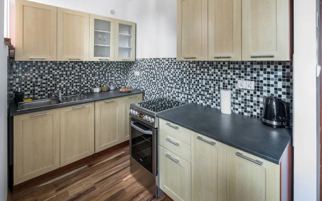 Corner House Residence