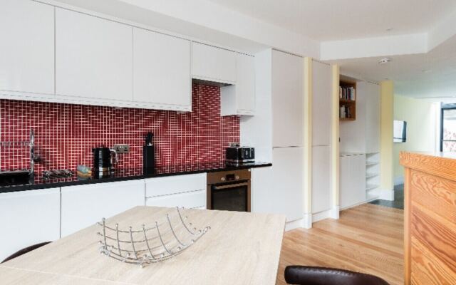 The Camden Chalet - Bright & Modern 3bdr Home With Balcony