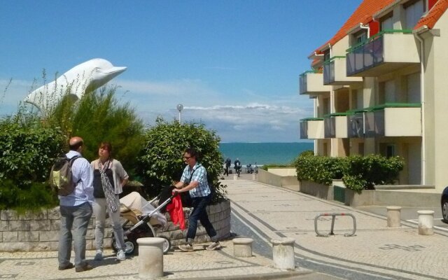 A Pleasant Little Studio Apartment With a Terrace, 30 Metres From the Beach