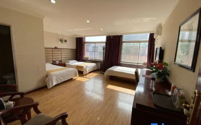Mercure Dingbian Hotel