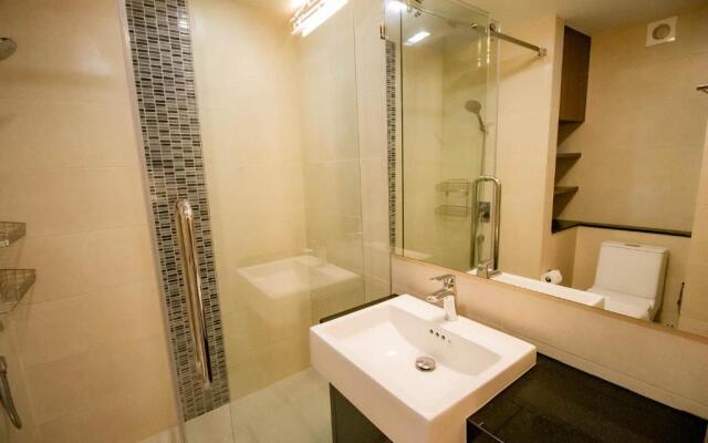 Escape Condominiums Beachfront Suites - Mae Phim