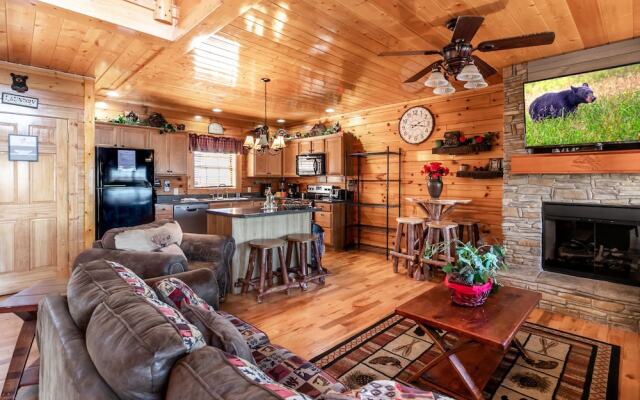SmokyStays Bears Den Cabin
