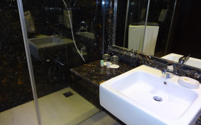 Hotel Savera