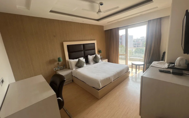 Palm Bliss by Urban Suites