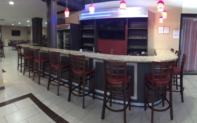 Clarion Pointe Lake Jackson - Clute