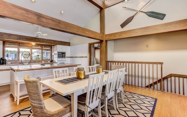 Oceanfront Pet Friendly Unit by RedAwning