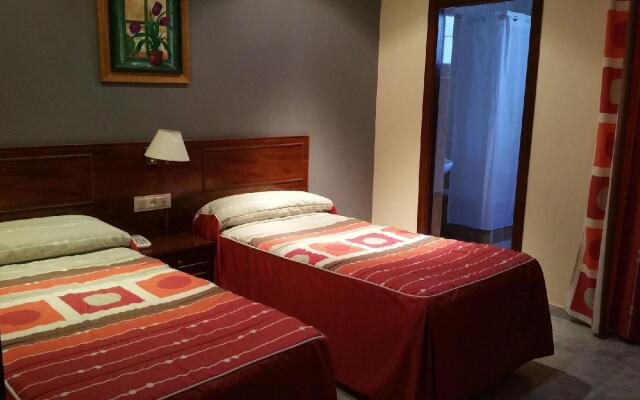 Hostal Restaurante el Lirio