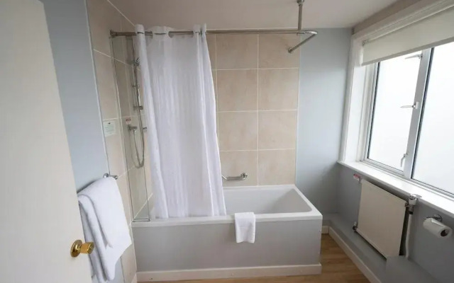 Commodore Hotel Bournemouth by Greene King Inns