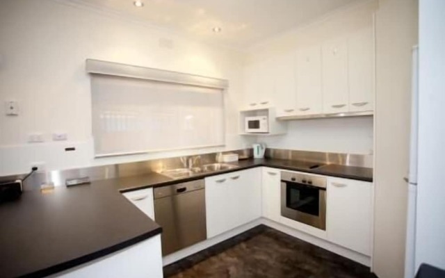 Connells Motel & Serviced Apartments