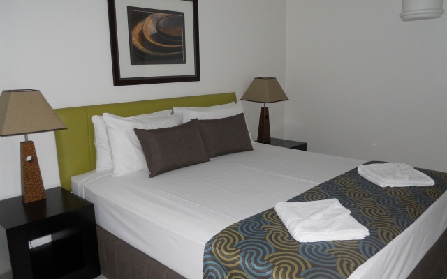 BeachView Apartments at Villa Paradiso – Guest Rooms – Cairns