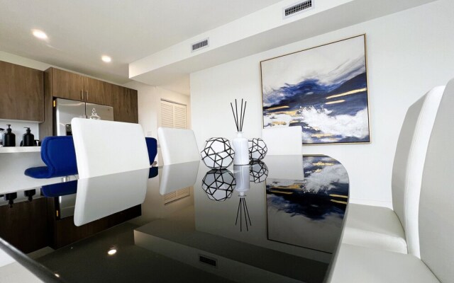 Green Luxurious 5BD Jungle House by FL Keys MIA