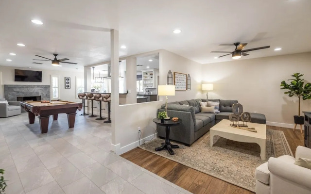 Scottsdale Waltann 3 Bedroom Home by RedAwning