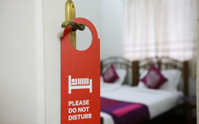 OYO Home 10497 Compact 2BHK Pondy White Town