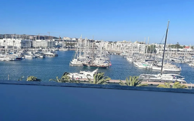 Spectacular Lagos Marina View apt on Promenade