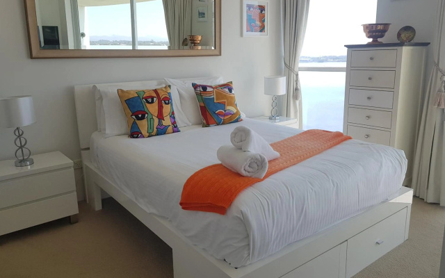 Crystal Bay on the Broadwater – Guest Rooms – Labrador
