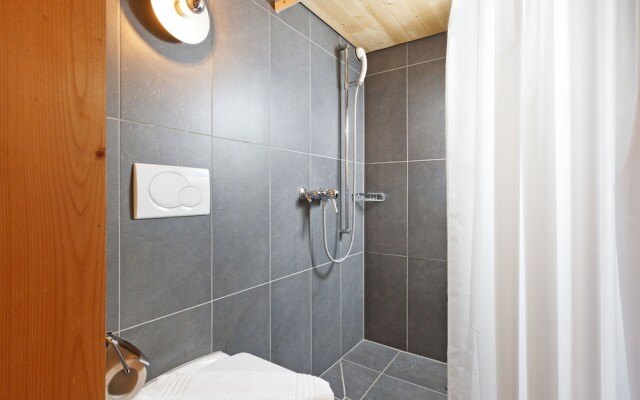 Hirschen Guesthouse - Village Hotel