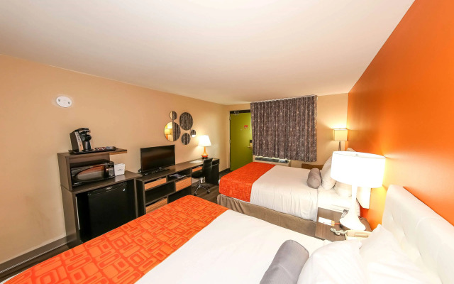 Howard Johnson by Wyndham Winnipeg West