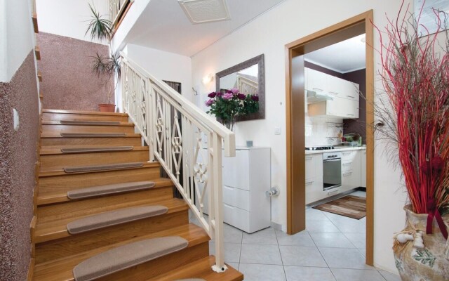 Stunning Home in Pula With Wifi and 4 Bedrooms