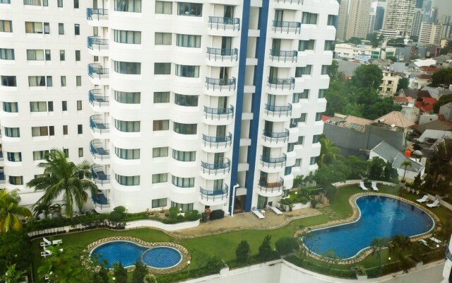 Classic Studio Park Royale Apartment Near Sudirman