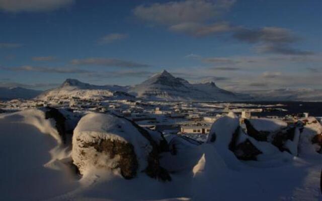 Hotel Framtíð