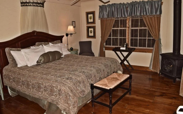 The Overlook Inn Bed and Breakfast