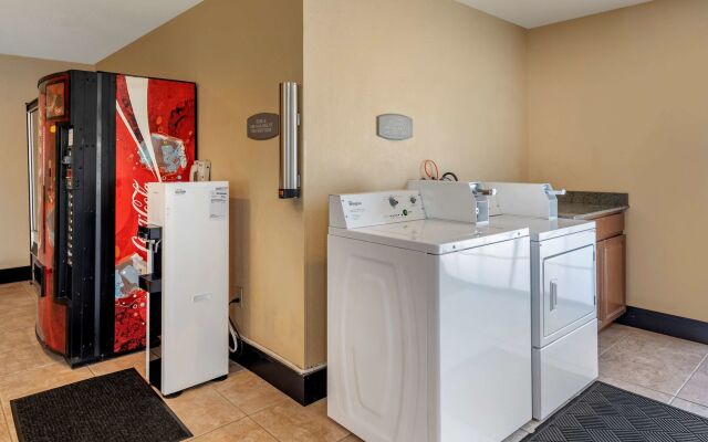 Best Western Plus John Jay Inn & Suites