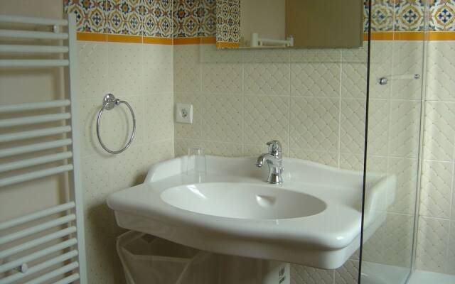 Domaine De Chantemerles