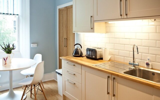 Edinburgh Serviced Apartment