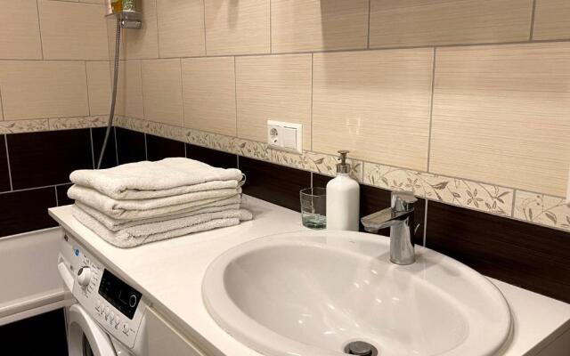 Oršos Spacious Apartment in Vilnius City Center, with Balcony