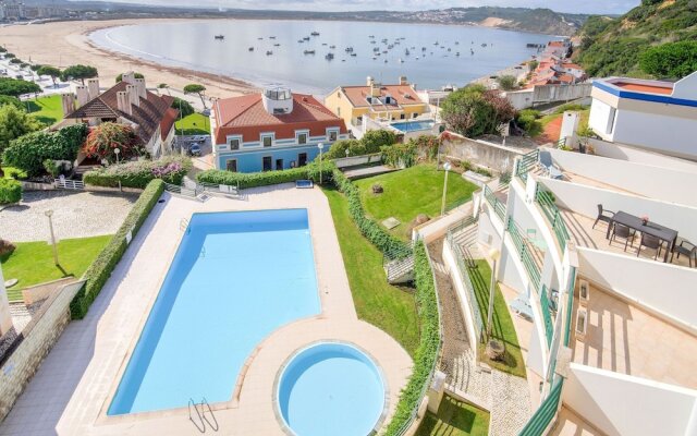 Apartment in a Luxurious Complex in the Center