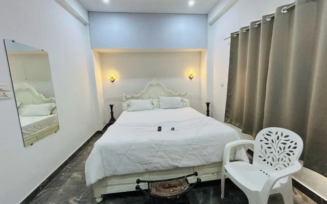 Hotel The White House Varanasi