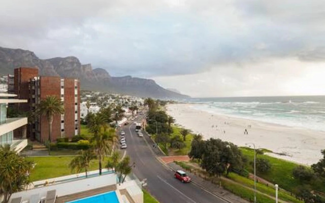 Beautiful Holiday Apartment Overlooking the Beach Modoco