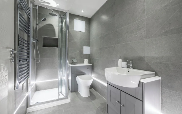 Beautiful 2Bedroom House in Central Town