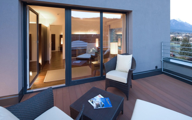 Penz Hotel West