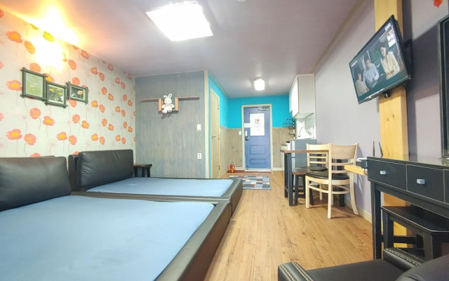 Salmon Village Pension