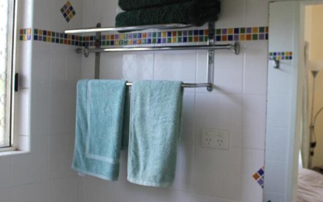 Cooktown Motel and Pams Place Hostel