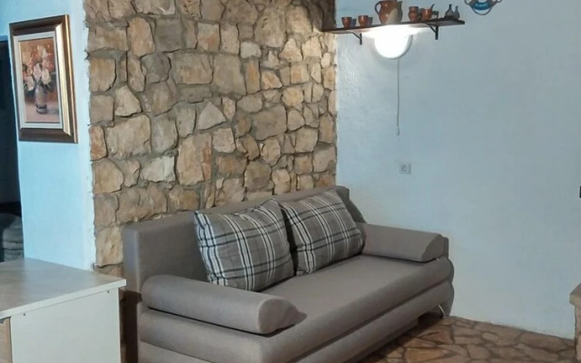 Ivica - Charming House Next to the sea - H