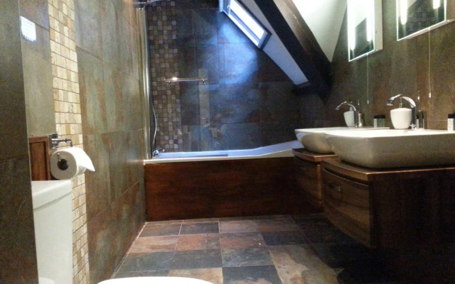 High Tor Hotel
