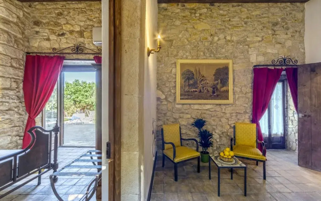 Masseria Fortificata Lo Zafferaneto