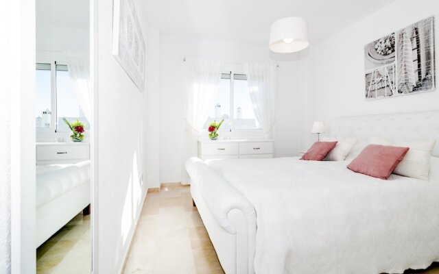PP- Fantastic 2 bedroom apt with roof top terrace