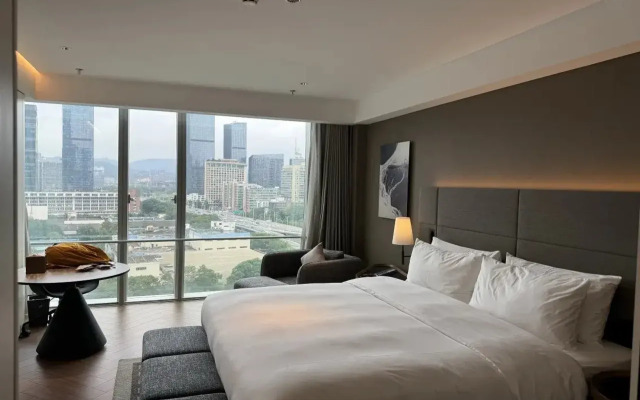 Intercity Hotel Futian Zhongzhou Bay