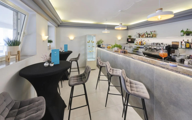 Hotel Feral – Все включено Light