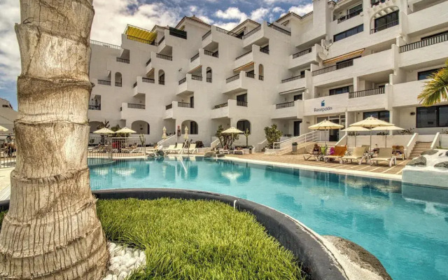 Lovely 2-bed Apartment & Jacuzzi Terrace & Pool