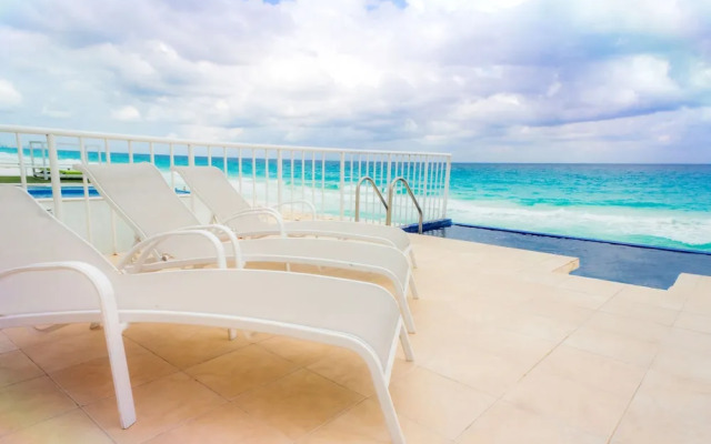 Private pool in beach front Villa